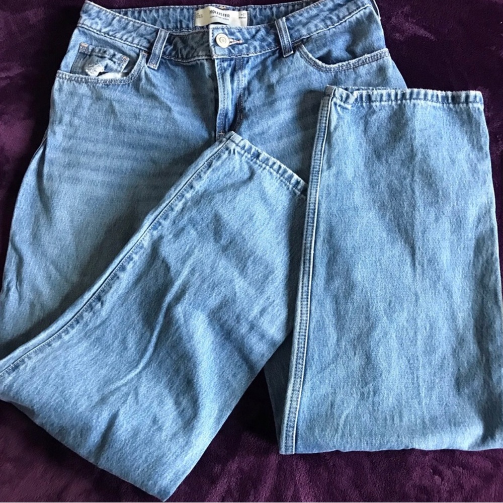 Hollister ladies jeans NWOT Size 4R - Picture 2 of 4